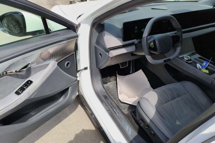 Used VOYAH PASSION 2023 Four-Wheel Drive Flagship Edition Interior 3