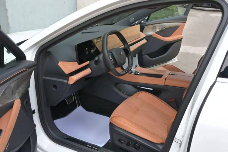 Used VOYAH PASSION 2023 Four-Wheel Drive Flagship Edition Interior 3