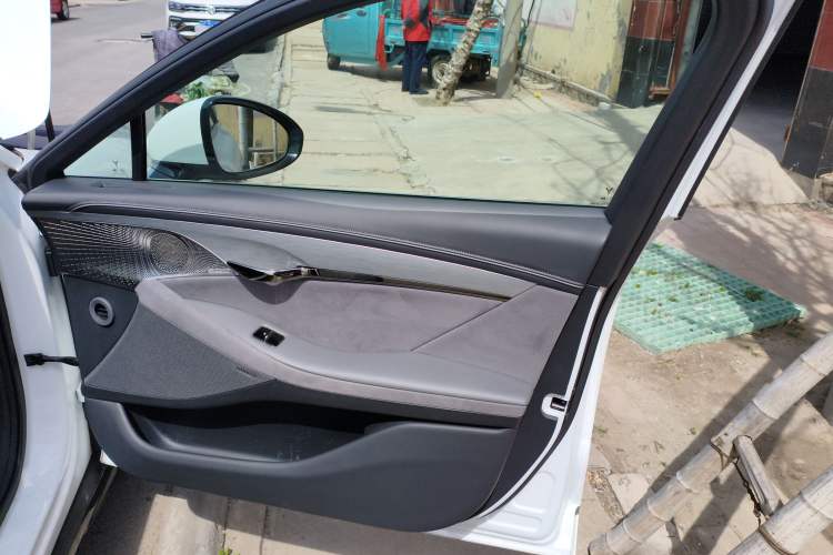 Used VOYAH PASSION 2023 Four-Wheel Drive Flagship Edition Interior 5