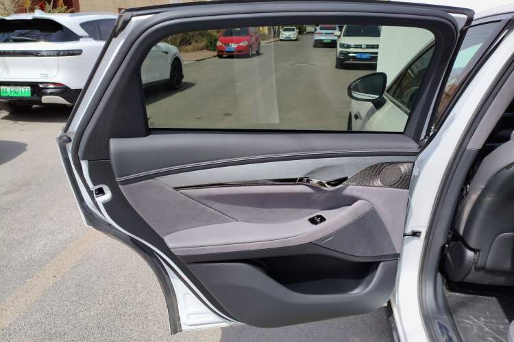 Used VOYAH PASSION 2023 Four-Wheel Drive Flagship Edition Interior 8