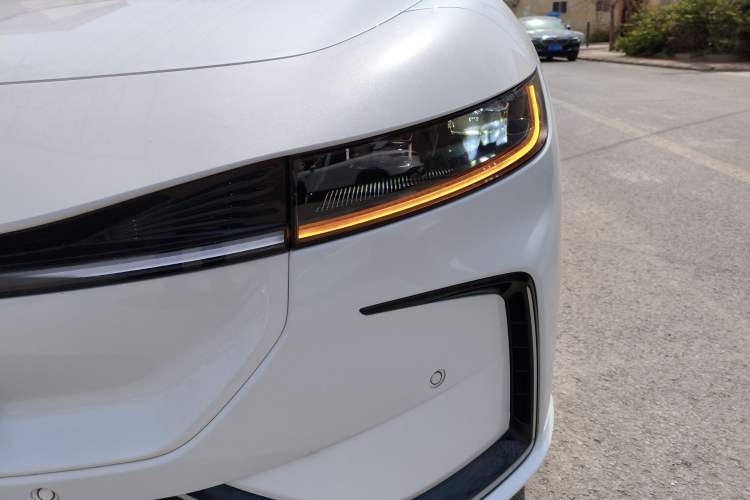 Used VOYAH PASSION 2023 Four-Wheel Drive Flagship Edition Left Front Headlight