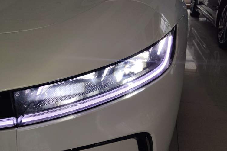 Used VOYAH PASSION 2023 Four-Wheel Drive Long-Range Version Left Front Headlight