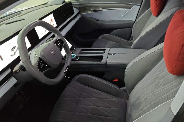 Used VOYAH PASSION 2023 Four-Wheel Drive Standard Edition Left Front Seat