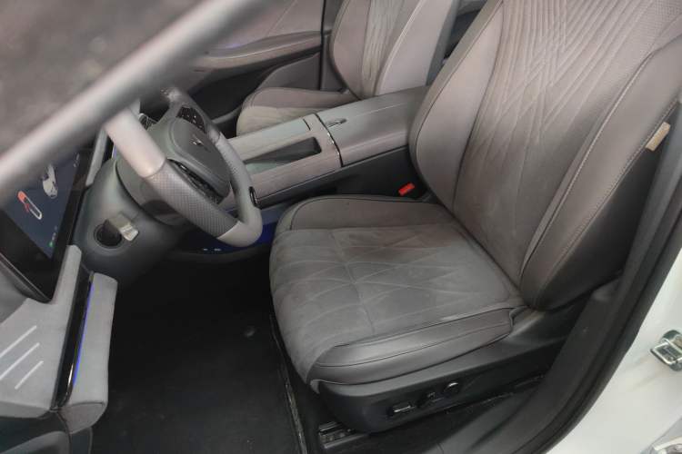 Used VOYAH PASSION 2023 Four-Wheel Drive Flagship Edition Left Front Seat
