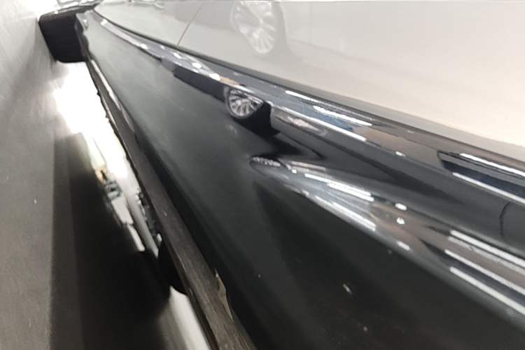 Used VOYAH PASSION 2023 Four-Wheel Drive Long-Range Version Left Side Sill