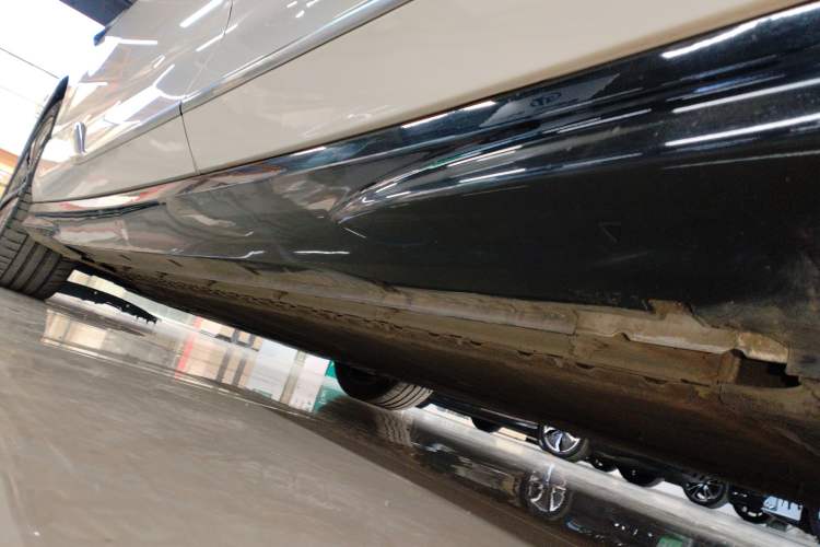 Used VOYAH PASSION 2023 Four-Wheel Drive Flagship Edition Left Side Sill