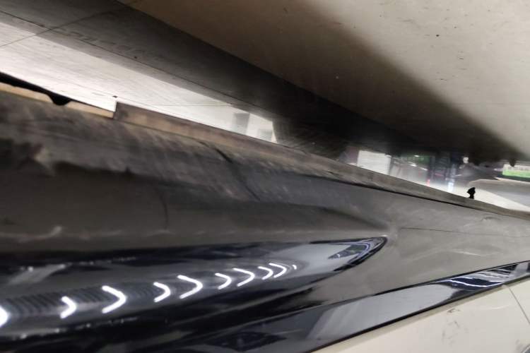 Used VOYAH PASSION 2023 Four-Wheel Drive Long-Range Version Left Side Sill