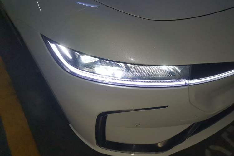 Used VOYAH PASSION 2023 Four-Wheel Drive Flagship Edition Right Front Headlight