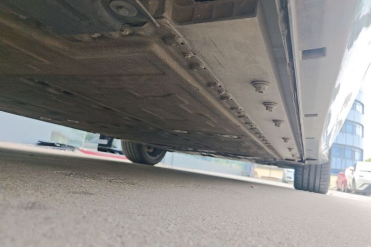 Used VOYAH PASSION 2023 Four-Wheel Drive Long-Range Version Right Side Sill