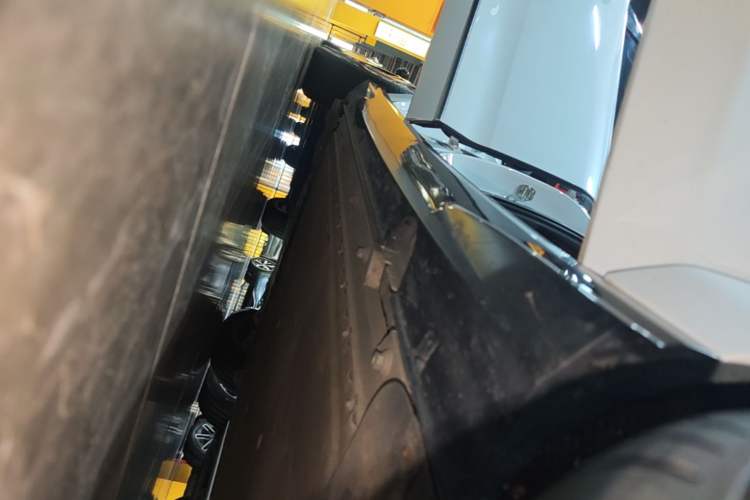 Used VOYAH PASSION 2023 Four-Wheel Drive Standard Edition Right Side Sill