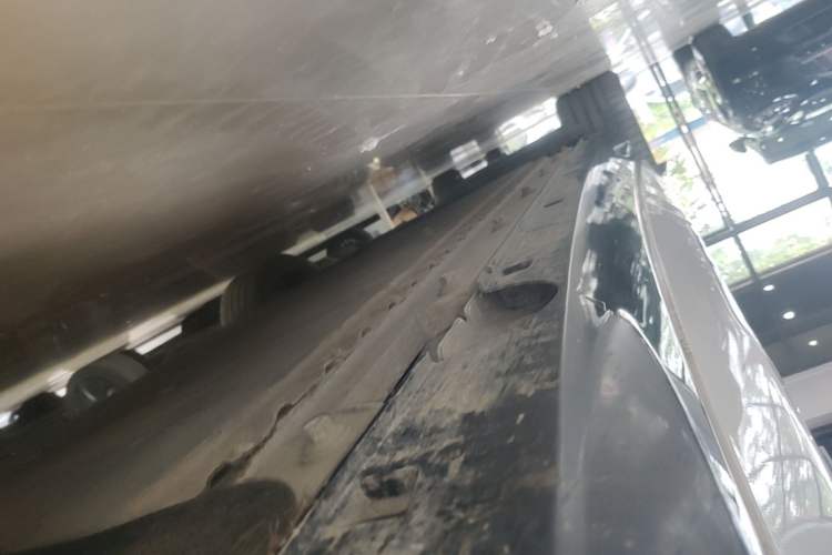Used VOYAH PASSION 2023 Four-Wheel Drive Flagship Edition Right Side Sill