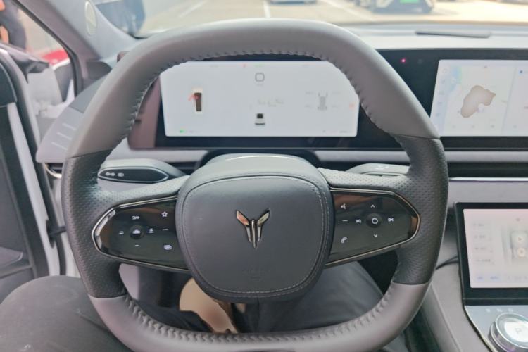 Used VOYAH PASSION 2023 Four-Wheel Drive Long-Range Version Steering Wheel