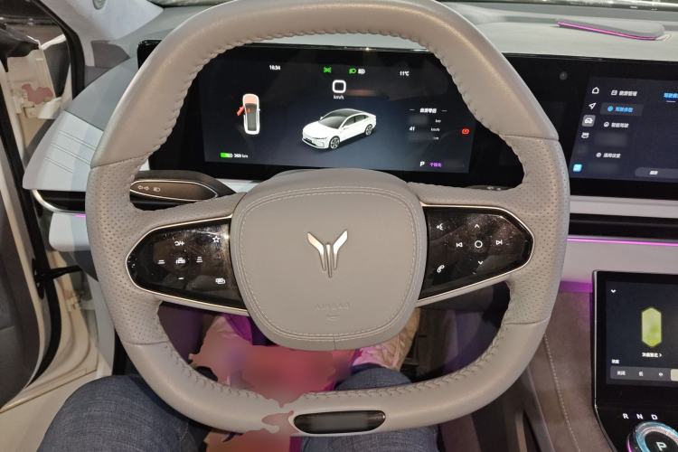 Used VOYAH PASSION 2023 Four-Wheel Drive Standard Edition Steering Wheel