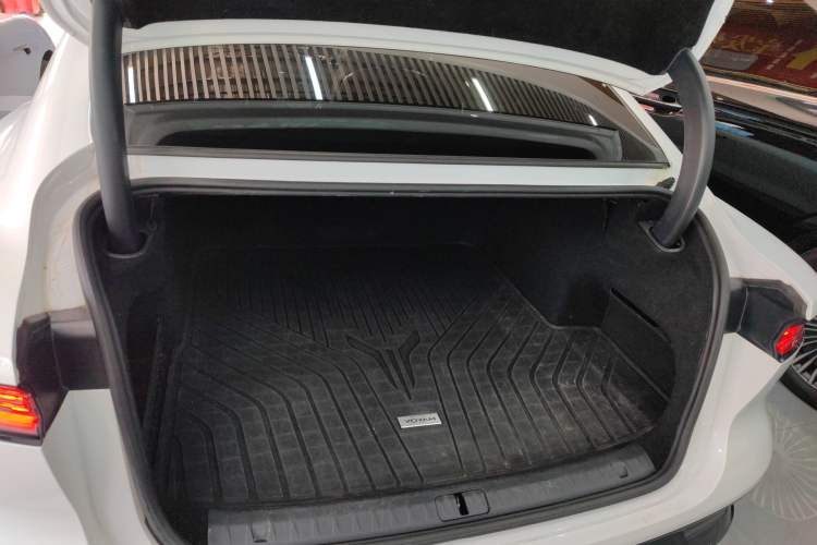 Used VOYAH PASSION 2023 Four-Wheel Drive Flagship Edition Trunk