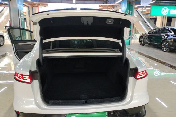 Used VOYAH PASSION 2023 Four-Wheel Drive Flagship Edition Trunk