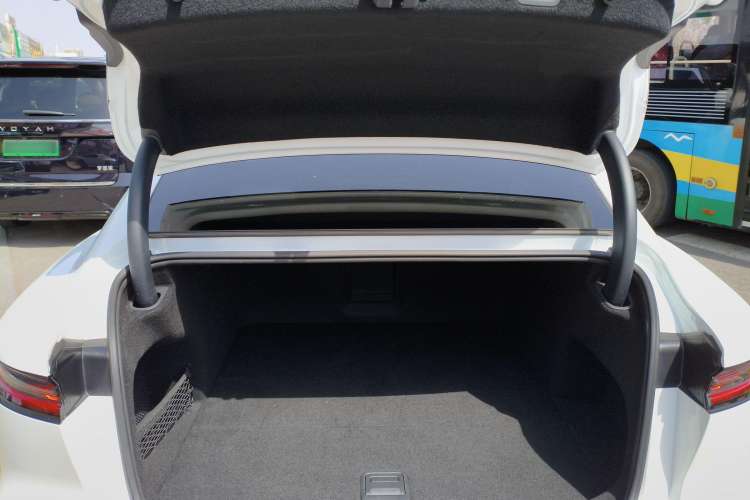 Used VOYAH PASSION 2023 Four-Wheel Drive Flagship Edition Trunk