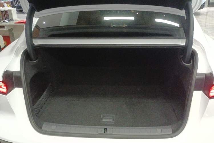 Used VOYAH PASSION 2023 Four-Wheel Drive Flagship Edition Trunk