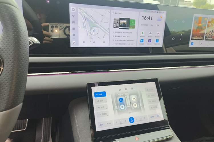 Used VOYAH PASSION 2024 PHEV Four-Wheel Drive Ultra-Long Range Flagship Model Audio And AC Panel