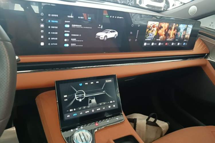 Used VOYAH PASSION 2024 PHEV Four-Wheel Drive Ultra-Long Range Flagship Model Audio And AC Panel
