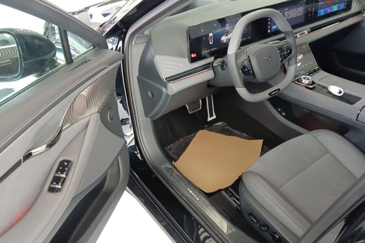 Used VOYAH PASSION 2024 PHEV Four-Wheel Drive Ultra-Long Range Flagship Model Driver Seat