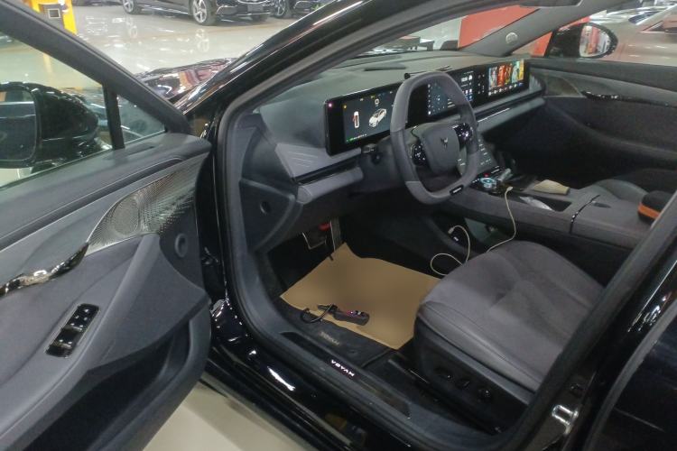 Used VOYAH PASSION 2024 PHEV Four-Wheel Drive Ultra-Long Range Flagship Model Driver Seat
