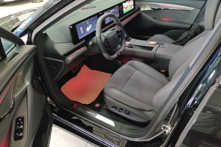 Used VOYAH PASSION 2024 PHEV Four-Wheel Drive Ultra-Long Range Executive Edition Driver Seat