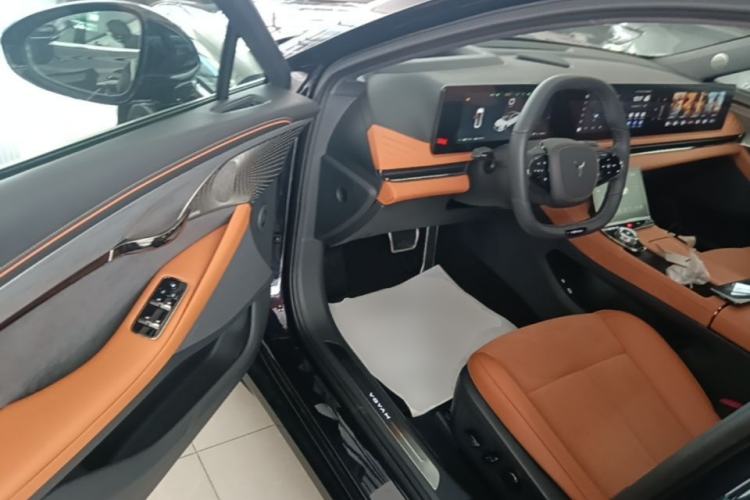 Used VOYAH PASSION 2024 PHEV Four-Wheel Drive Ultra-Long Range Flagship Model Driver Seat