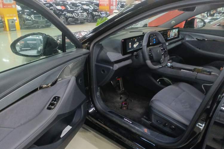 Used VOYAH PASSION 2024 PHEV Four-Wheel Drive Ultra-Long Range Flagship Model Driver Seat