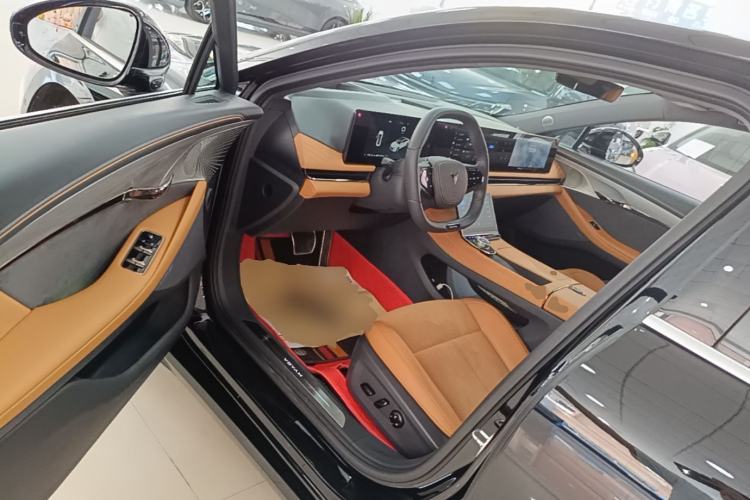 Used VOYAH PASSION 2024 PHEV Four-Wheel Drive Ultra-Long Range Flagship Model Driver Seat