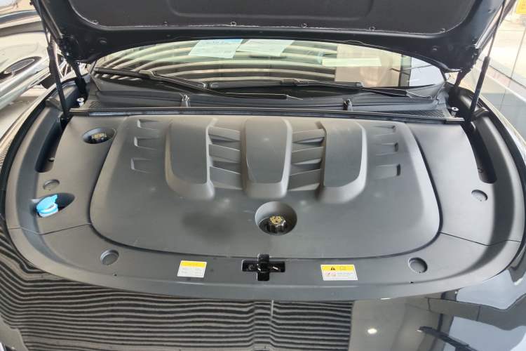 Used VOYAH PASSION 2024 PHEV Four-Wheel Drive Ultra-Long Range Flagship Model Engine Bay