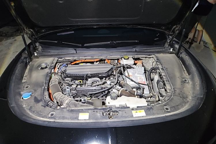 Used VOYAH PASSION 2024 PHEV Four-Wheel Drive Ultra-Long Range Flagship Model Engine Bay