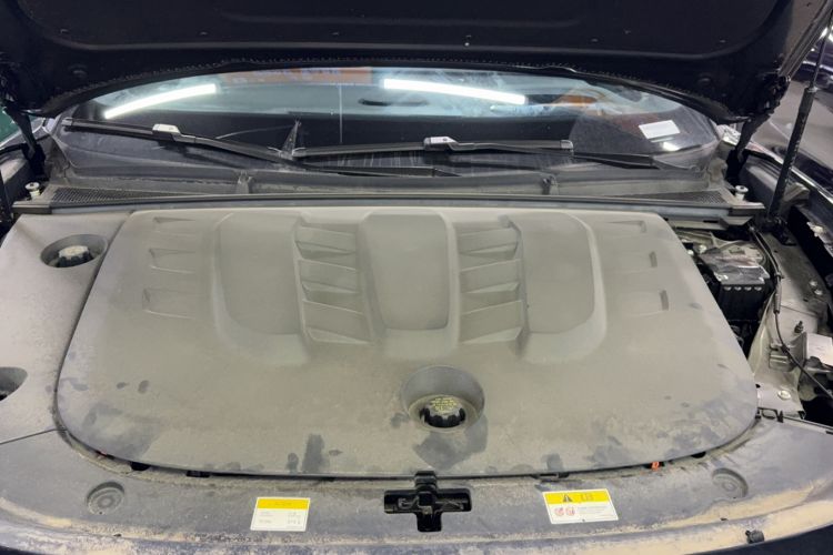 Used VOYAH PASSION 2024 PHEV Four-Wheel Drive Ultra-Long Range Flagship Model Engine Bay