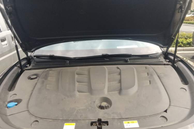 Used VOYAH PASSION 2024 PHEV Four-Wheel Drive Ultra-Long Range Flagship Model Engine Bay