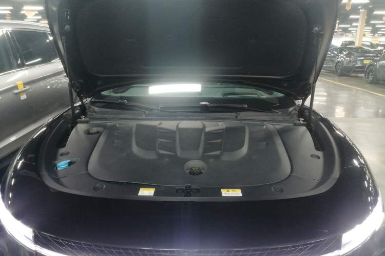 Used VOYAH PASSION 2024 PHEV Four-Wheel Drive Ultra-Long Range Flagship Model Engine Bay