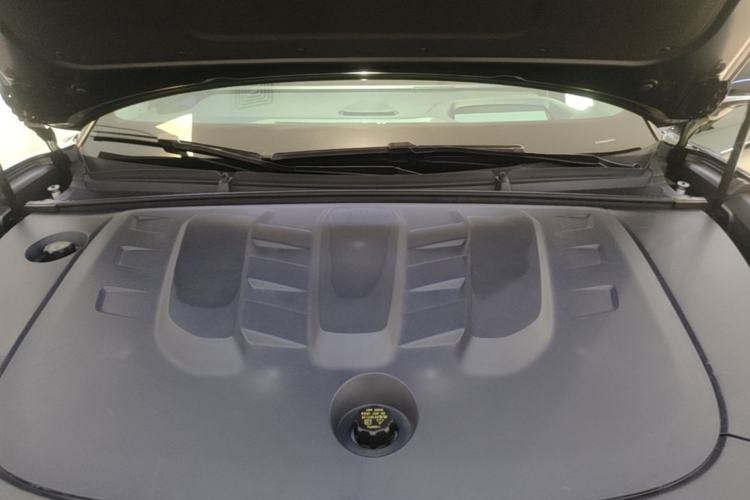 Used VOYAH PASSION 2024 PHEV Four-Wheel Drive Ultra-Long Range Flagship Model Engine Bay