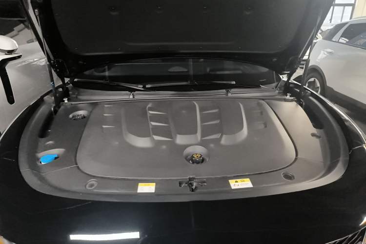 Used VOYAH PASSION 2024 PHEV Four-Wheel Drive Ultra-Long Range Flagship Model Engine Bay