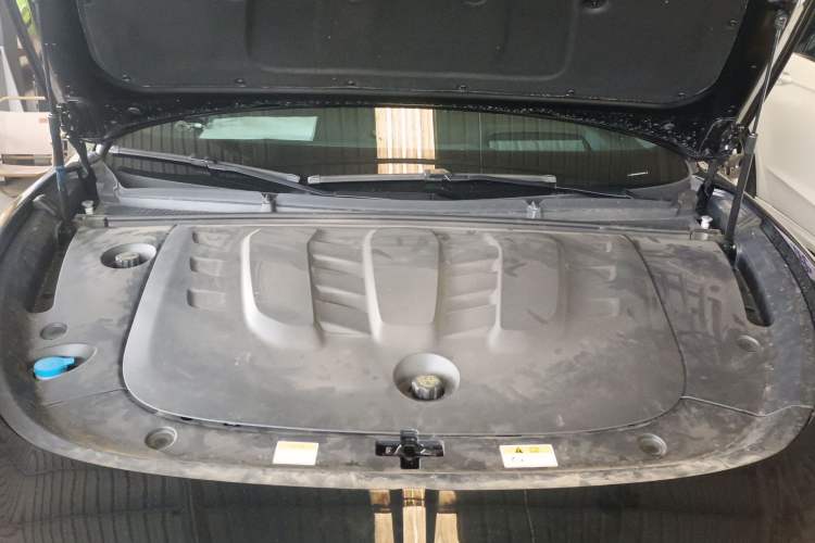 Used VOYAH PASSION 2024 PHEV Four-Wheel Drive Ultra-Long Range Flagship Model Engine Bay