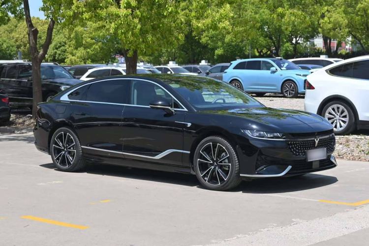 Used VOYAH PASSION 2024 PHEV Four-Wheel Drive Ultra-Long Range Executive Edition Exterior 2