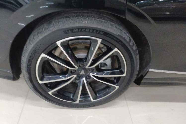Used VOYAH PASSION 2024 PHEV Four-Wheel Drive Ultra-Long Range Flagship Model Exterior 5