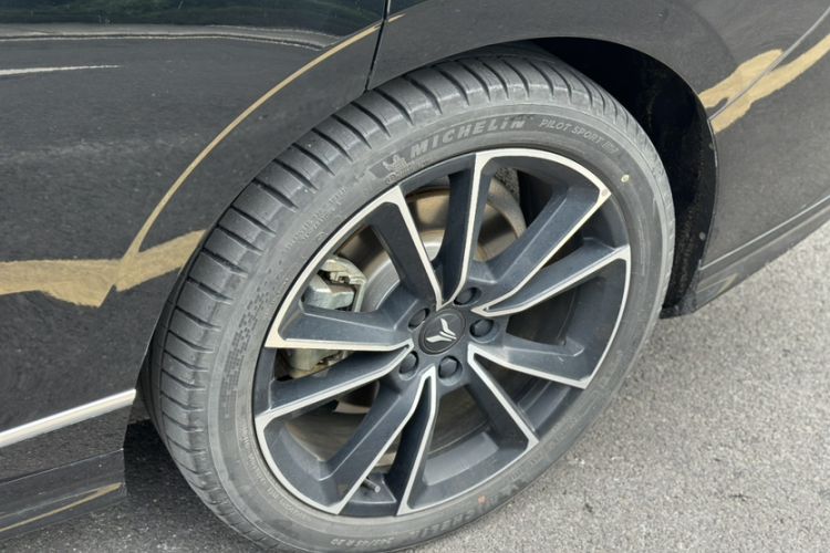 Used VOYAH PASSION 2024 PHEV Four-Wheel Drive Ultra-Long Range Flagship Model Exterior 5