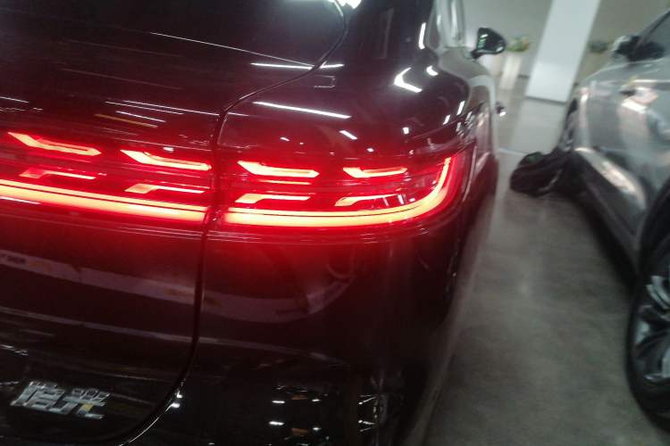 Used VOYAH PASSION 2024 PHEV Four-Wheel Drive Ultra-Long Range Flagship Model Exterior 6