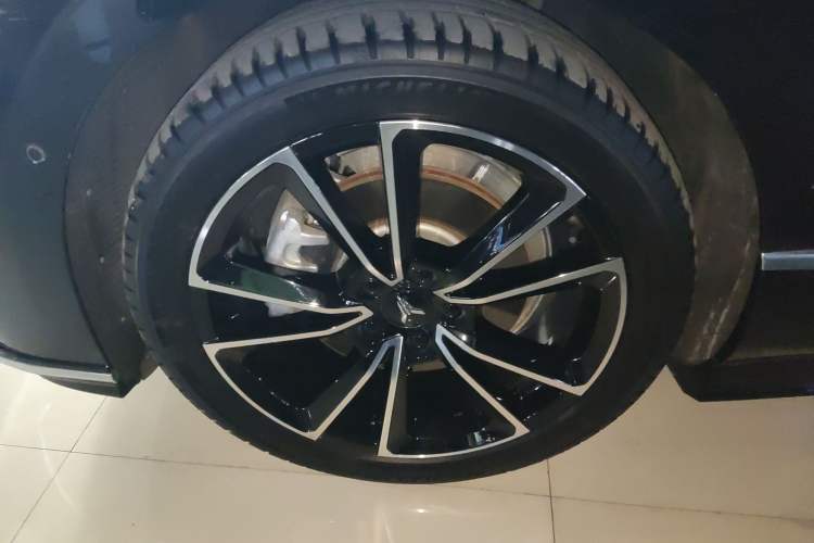 Used VOYAH PASSION 2024 PHEV Four-Wheel Drive Ultra-Long Range Flagship Model Exterior 7
