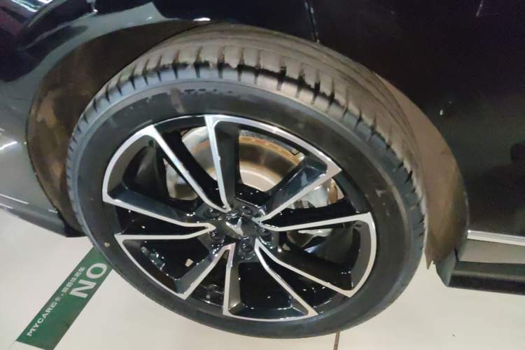 Used VOYAH PASSION 2024 PHEV Four-Wheel Drive Ultra-Long Range Flagship Model Exterior 8