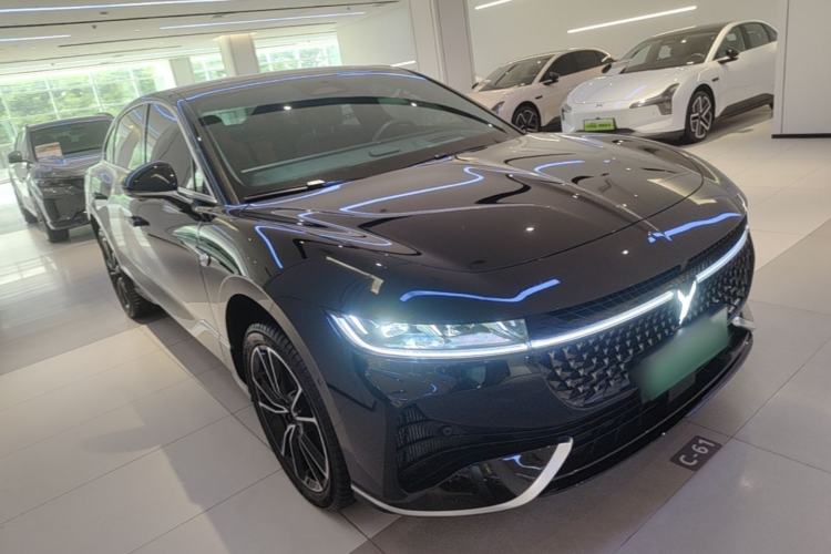 Used VOYAH PASSION 2024 PHEV Four-Wheel Drive Ultra-Long Range Flagship Model Front Right 45 Deg