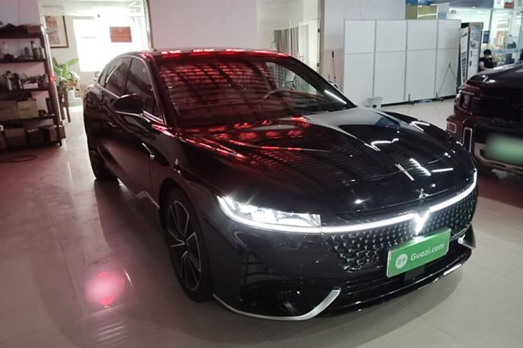 Used VOYAH PASSION 2024 PHEV Four-Wheel Drive Ultra-Long Range Flagship Model Front Right 45 Deg