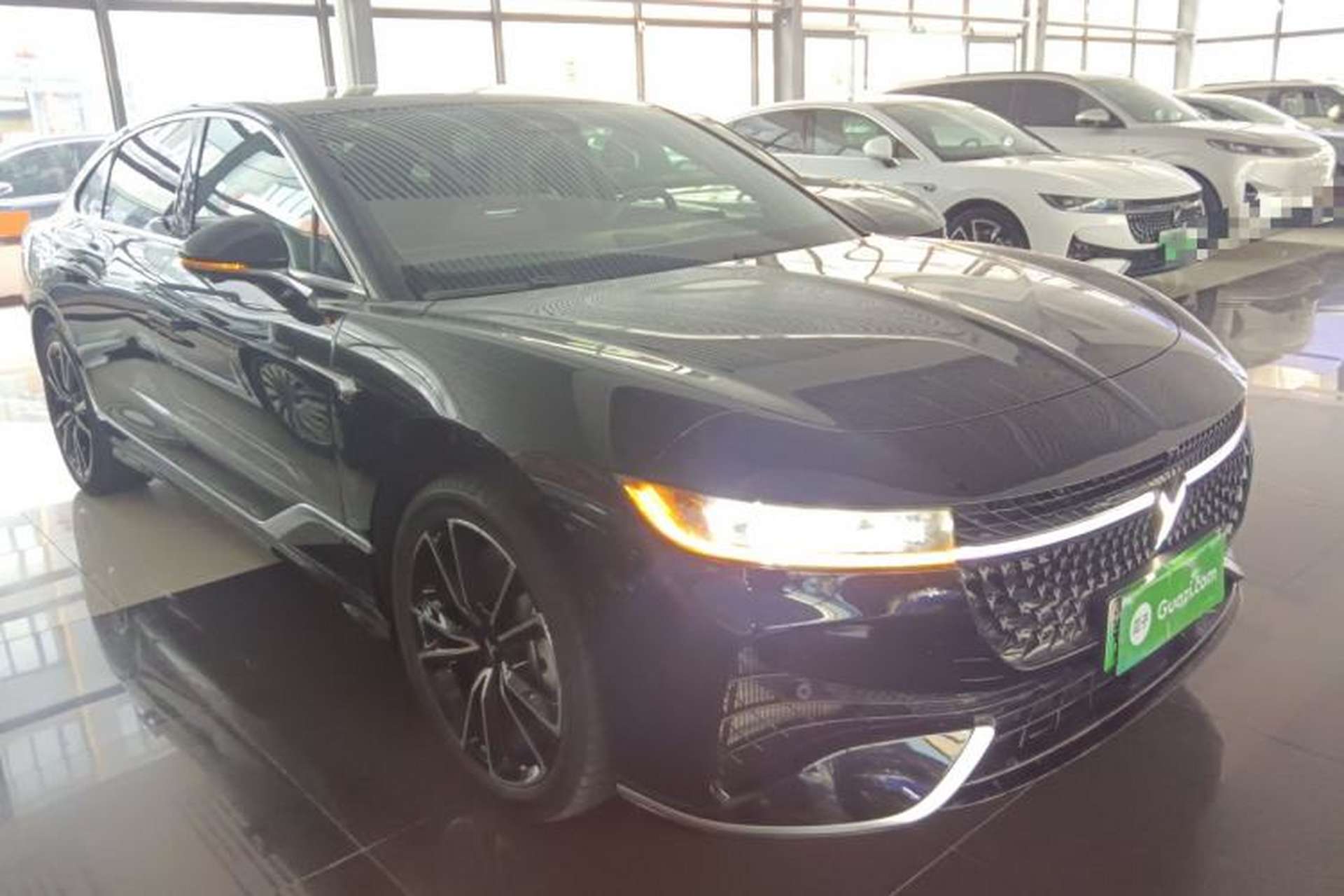 Used VOYAH PASSION 2024 PHEV Four-Wheel Drive Ultra-Long Range Flagship Model Front Right 45 Deg