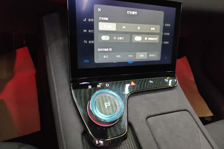 Used VOYAH PASSION 2024 PHEV Four-Wheel Drive Ultra-Long Range Executive Edition Gear Lever