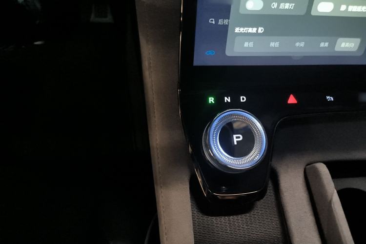 Used VOYAH PASSION 2024 PHEV Four-Wheel Drive Ultra-Long Range Flagship Model Gear Lever