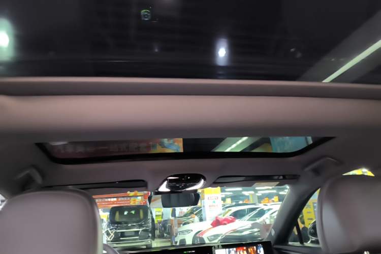 Used VOYAH PASSION 2024 PHEV Four-Wheel Drive Ultra-Long Range Flagship Model Headliner
