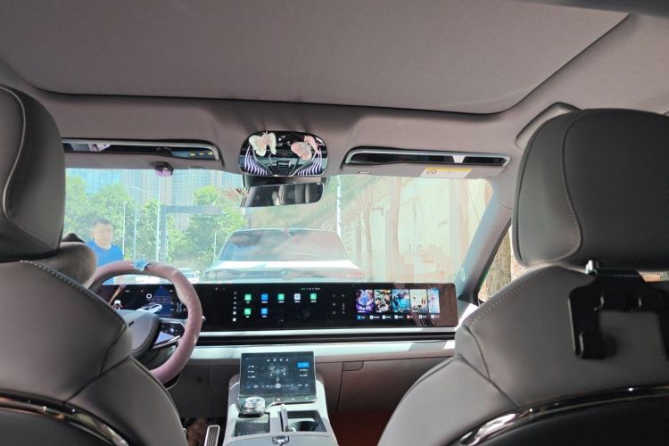 Used VOYAH PASSION 2024 PHEV Four-Wheel Drive Ultra-Long Range Executive Edition Headliner